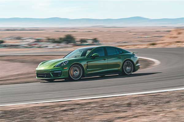 Valentine's Day Special: Porsche Shows Love To Its V8 Engine