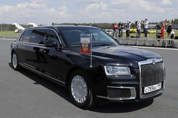 Did You Know Putin's Aurus Limo Will Keep Him Safe When Submerged In Water? - autojosh 