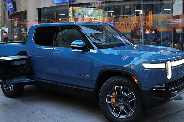 All-electric Rivian R1T Truck Voted The 'Coolest Thing Made In Illinois' - autojosh