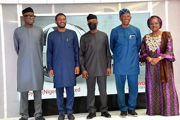 Watch : Crowd Cheer VP Osinbajo's Convoy While On His Way To Commission Toyota Service & Research Facility - autojosh 