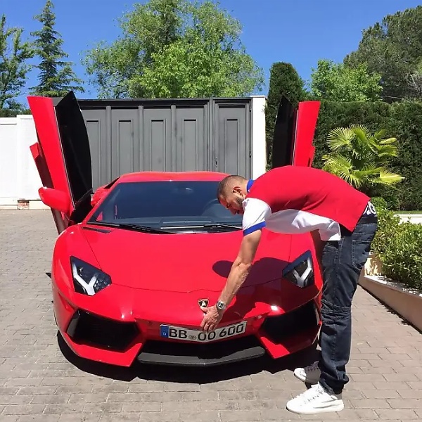 Karim Benzema Has $10m Car Collection, Including 2 Bugattis, 2 Rolls-Royces, 2 Lamborghinis - autojosh 