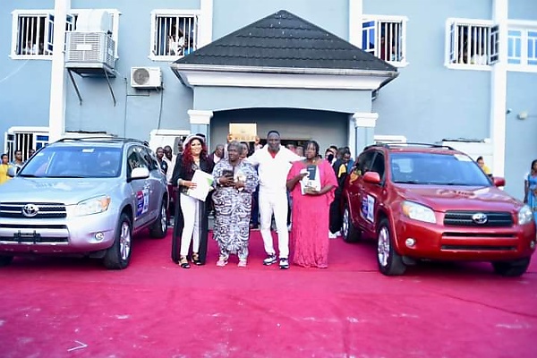 Pastor Fufeyin Surprises Two Nollywood Actresses With Car Gifts, Plus ₦2m Cash Each To Fuel The SUVs - autojosh 