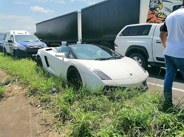 Truck Crashes Into Lamborghini Gallardo In South Africa - autojosh 