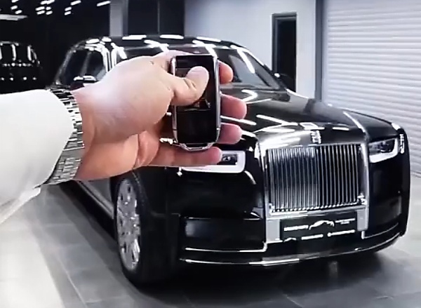 This Video Tour Shows Why Rolls-Royce Phantom 8 Cost Over ₦400 Million In Nigeria - autojosh 