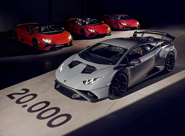 Lamborghini festeggia un nuovo traguardo, 20.000 Huracán escono dalla catena di montaggio