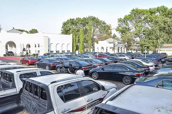 PHOTOS : Bauchi Gov Gifts LG Bosses, District Heads, 58 Exotic Cars - autojosh 