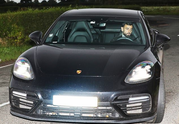 Man United's Bruno Fernandes Involved In Car Crash Ahead Of Liverpool Clash - autojosh
