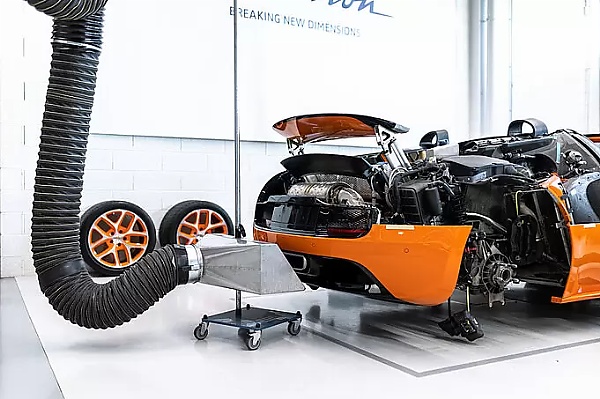 Bugatti Veyron Oil Change Takes 27 Hours And Can Cost ₦8.7 Million