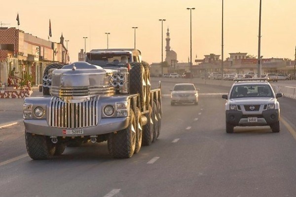 Today's Photos : Dhabiyan, The World’s Largest SUV, Is 10 Metres Long, Has 10 Wheels - autojosh 