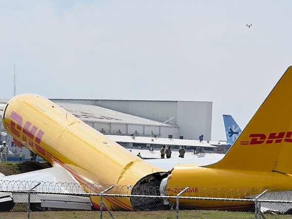 DHL Cargo Plane Split In Two After Skidding Off During Emergency Landing In Costa Rica - autojosh 