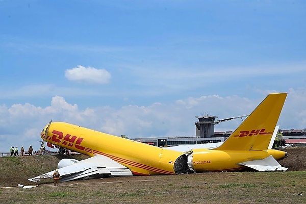 DHL Cargo Plane Split In Two After Skidding Off During Emergency Landing In Costa Rica - autojosh 