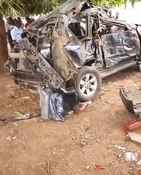 Ex-president Goodluck Jonathan Escapes Death As Two Aides Die In Auto Crash - autojosh 