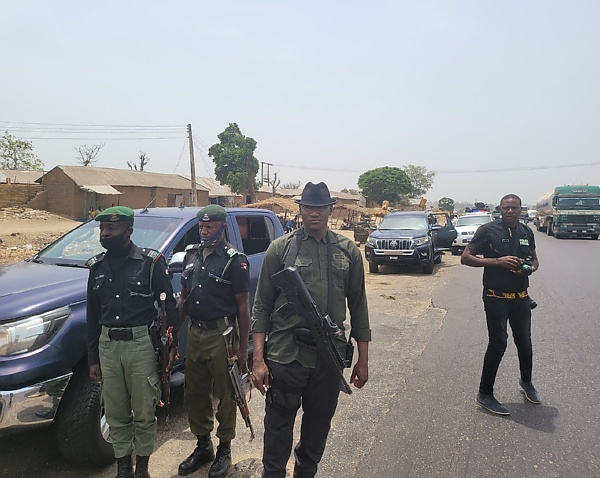 Today's Photos : IGP Joins Officers To Patrol Abuja-Kaduna Expressway - autojosh 