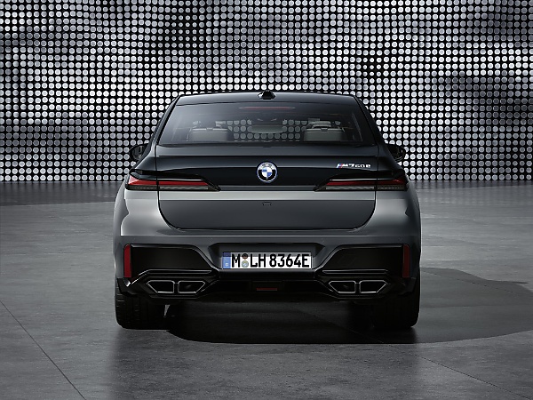 Get Into The New Range-topping BMW M760e xDRIVE - autojosh 