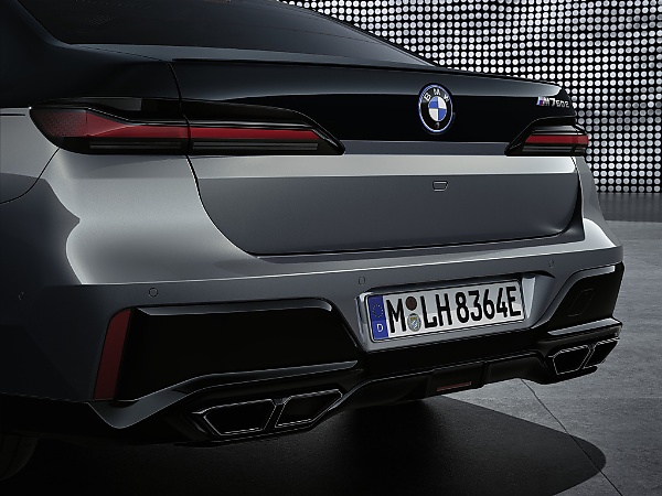 Flagship M-badged BMW M760e xDrive And i7 M70 Electric Officially Coming In 2023 - autojosh 