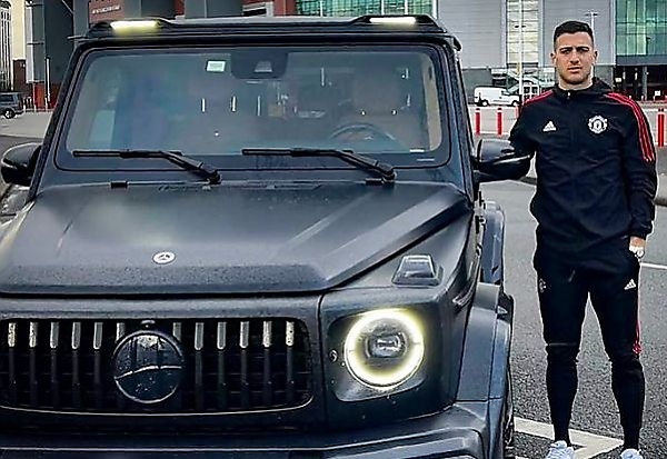 Man Utd Star Diogo Dalot Slammed After His Mercedes G-Wagon Was Caught Speeding Through Red Light - autojosh 