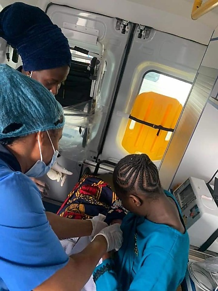 State-of-the-art Mobile Clinic : LASAMBUS Officials Rescue, Deliver Stranded Pregnant Woman In Labour - autojosh 