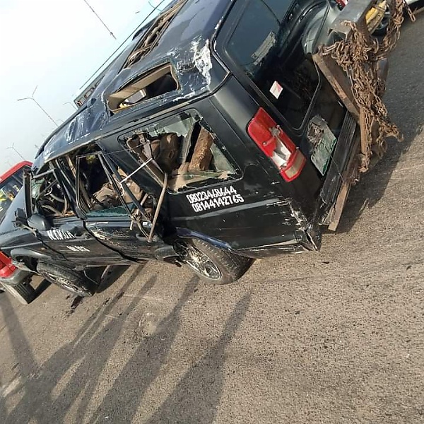 Photo News: Toyota Camry And Towing Vehicle 'Towed Away' After Colliding On 3rd Mainland Bridge - autojosh 