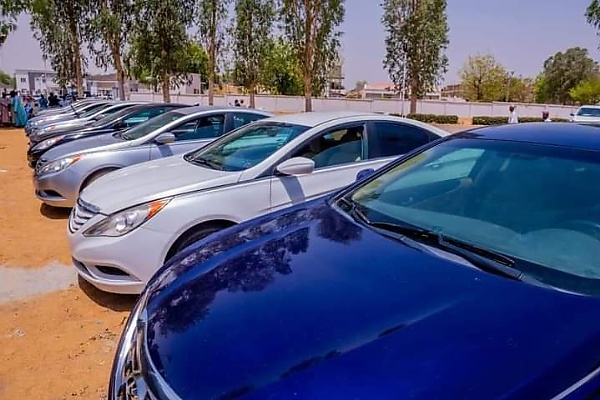 Photo News : Zamfara Governor Gifts 17 Cadillacs To Emirs, 240 Other Cars To Monarchs - autojosh 