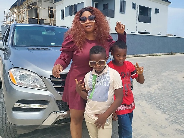 Actress Laide Bakare Acquires Mercedes SUV, Her Third Car In One Month - autojosh 