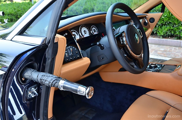 Rain : Inbuilt Umbrella Inside Rolls-Royce Cost ₦664,000 --- The One In Your Car Cost How Much? - autojosh 