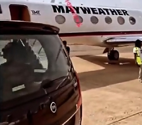 Floyd Mayweather Rides In Innoson IVM Capa Moments After Arriving Nigeria In His Custom Private Jet - autojosh 