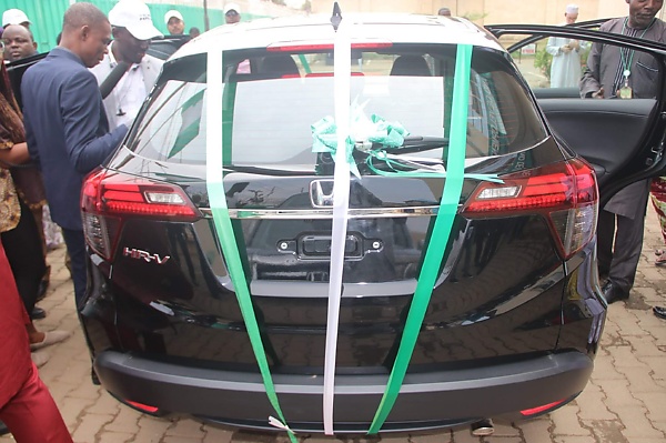 Throwback : Honda Presents First Produced Honda HR-V In Nigeria To NADDC In Abuja - autojosh 