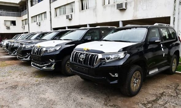 Gov. Seyi Makinde Presents 7 Toyota Prado SUVs To Oyo High Court Judges - autojosh