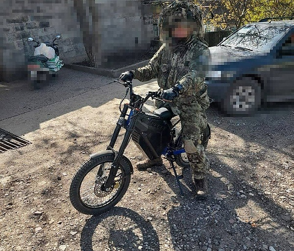 Ukrainian Soldiers Are Using Electric Bikes To Mount Deadly Attacks On Russian Tanks - autojosh 