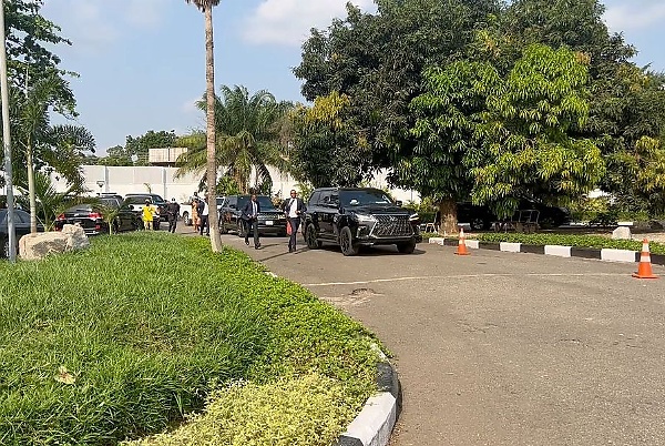 2023 Election : Moment Bola Tinubu Arrived In Ogun State In Armored Range Rover Sentinel - autojosh 