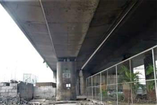 LAGESC Removes Illegal Structures Beneath CMS Bridge