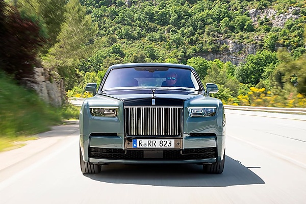 Journalists Allowed To Drive, And Be Driven In the Newest Rolls-Royce Phantom 8 Series II - autojosh 