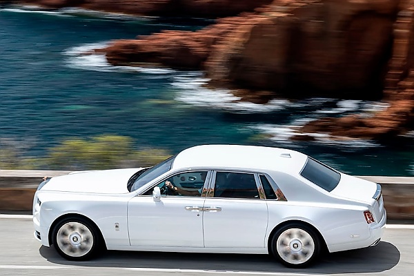 Journalists Allowed To Drive, And Be Driven In the Newest Rolls-Royce Phantom 8 Series II - autojosh 