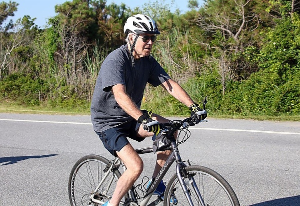 Today's Photos : Moment U.S President Biden Falls While Riding His Bike - autojosh 