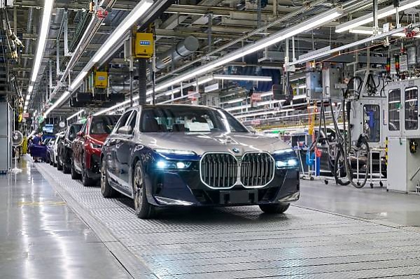 Hike In BRT Fares, 2023 BMW 7-Series Enters Production, Armoured LX 600 And BMW i7, News In The Past Week - autojosh 