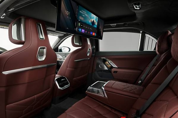 Check Out The Automatic Door Opening System In The New BMW 7 Series Flagship Sedan - autojosh 