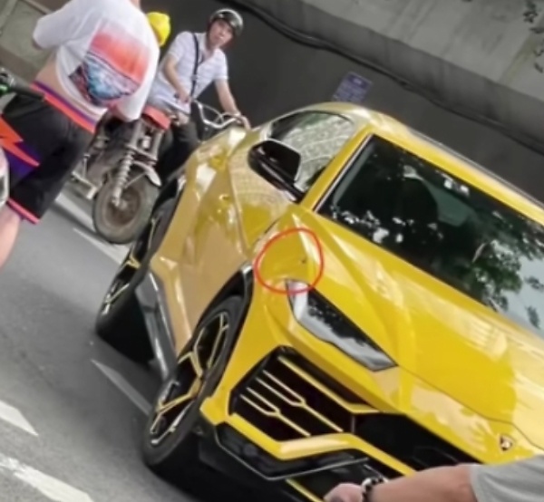 Chinese Man Who Was Forgiven For Crashing A Scooter Into Lamborghini Plan To Hit A Porsche - autojosh 