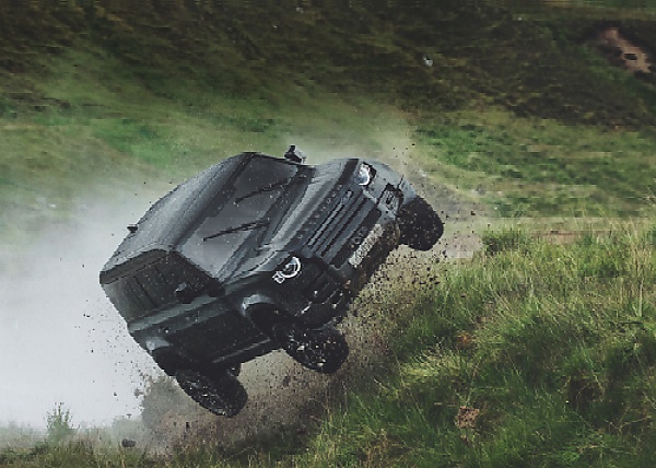 Defenders, Range Rover And Jaguar Stunt Cars From Latest 007 Film Are Up For Charity Auction - autojosh 