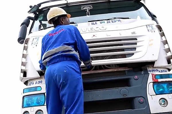 Meet Iyeyemi Adediran, A 26 Year Old Female Truck Driver With 4-years Driving Experience - autojosh 