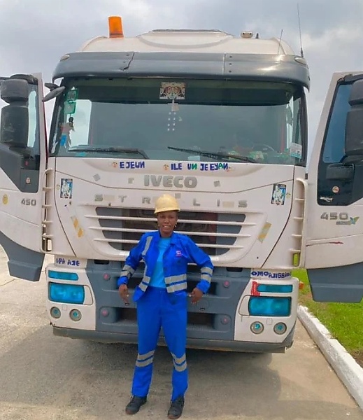 Meet Iyeyemi Adediran, A 26 Year Old Female Truck Driver With 4-years Driving Experience - autojosh 