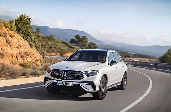 Mercedes delivers 490,000 cars Betw.  April-June, Maybach and S-Class achieved best-ever sales - autojosh 