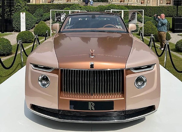 RollsRoyce Sweptail presents the ultimate in bespoke luxury at Villa  dEste  evo