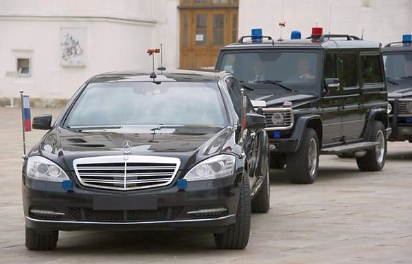 Before Russian-made Aurus Senat Limo, Vladimir Putin Depended On Mercedes-Benz S 600 Guard Pullman - autojosh 