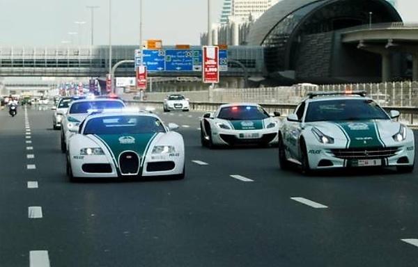 Queste 10 auto della polizia di Dubai renderanno gelosi i ricchi nigeriani