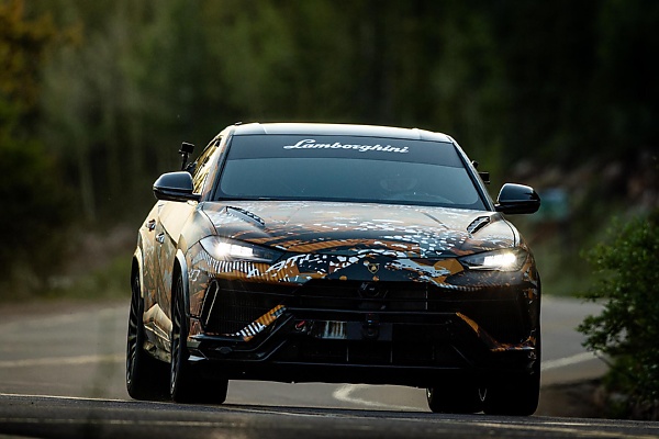 2023 Lamborghini Urus Becomes The Fastest SUV At Pikes Peak, Tackling 156 Turns In 10 Mins 30s - autojosh 