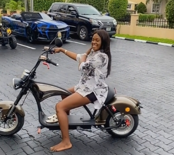 Actress Omoni Oboli Wowed By Alexx Ekubo's New Home And His Luxury Cars - autojosh