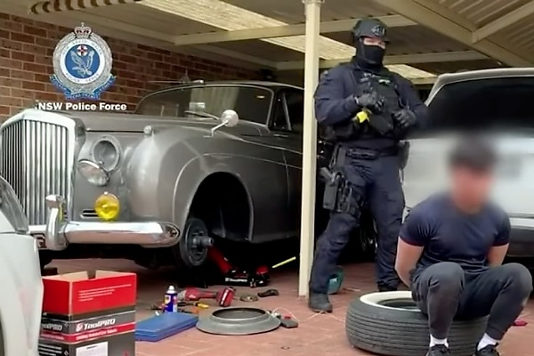 Criminals Use Vintage Bentley To Smuggle $106M Worth Of Cocaine, Meth, From Canada Into Australia - autojosh 