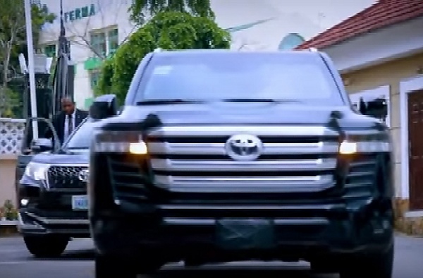 Bola Tinubu Arriving At Meeting Venue In Armored Toyota Land Cruiser 300 SUV - autojosh