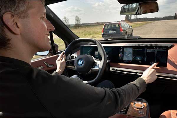 Physical Buttons In Cars Safer And Easier Than Touchscreen According To Study