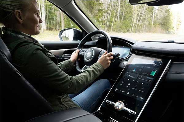Physical Buttons In Cars Safer And Easier Than Touchscreen According To Study